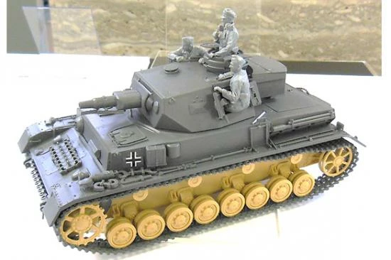 Tamiya 1/35 Pz Kpfw IV Ausf F 2 Tamiya 1/35 Pz Kpfw IV Ausf F - Image 2