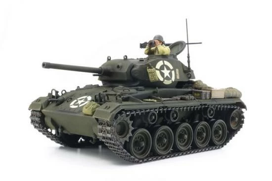 Tamiya 1/35 M24 Chaffee(Italeri) 1 Tamiya 1/35 M24 Chaffee(Italeri)