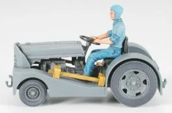 Tamiya Vought F4U-1D Corsair With Moto Tug -Tamiya Online Store HC 61085 c1bb